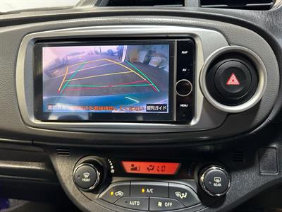 2013 Toyota Vitz - Thumbnail