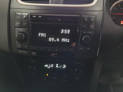 2016 Suzuki Swift - Thumbnail