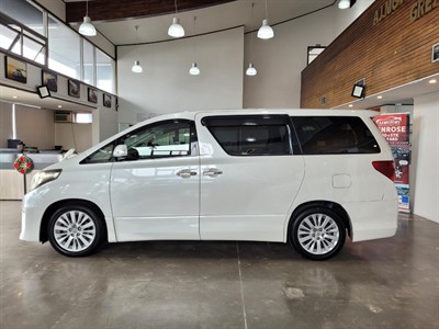 2012 Toyota Alphard - Thumbnail