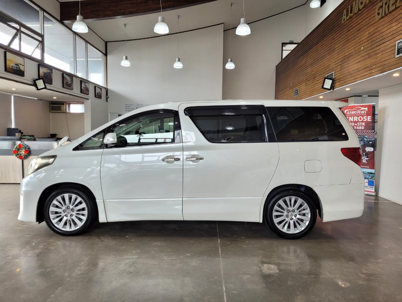 2012 Toyota Alphard
