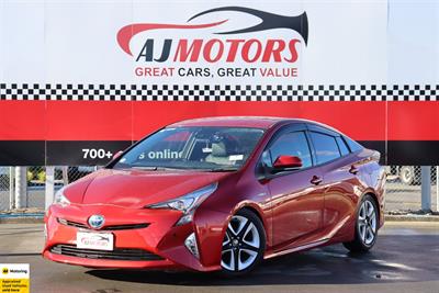 2017 Toyota Prius - Thumbnail
