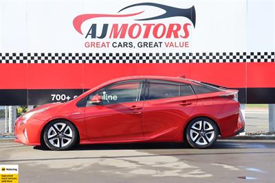2017 Toyota Prius - Thumbnail