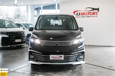 2017 Nissan Serena - Thumbnail