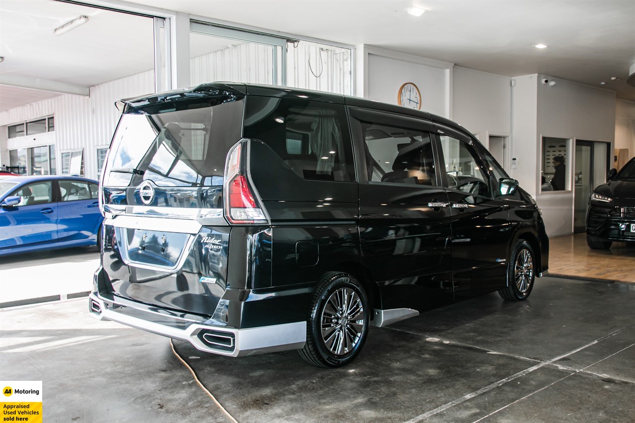 2017 Nissan Serena