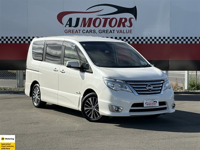 2015 Nissan Serena - Thumbnail