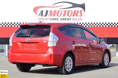 2012 Toyota Prius Alpha - Thumbnail