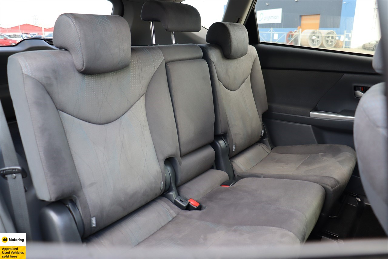 2012 Toyota Prius Alpha