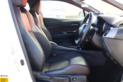 2017 Toyota C-HR - Thumbnail