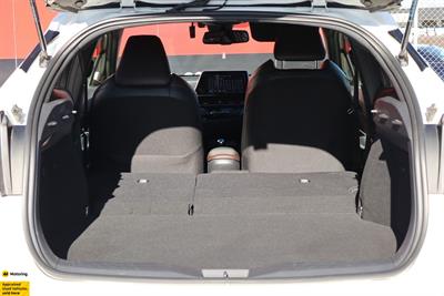 2017 Toyota C-HR - Thumbnail