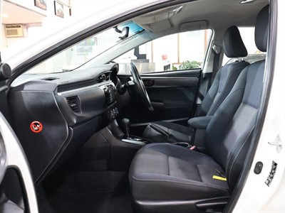 2016 Toyota Corolla - Thumbnail