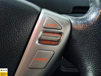 2014 Nissan Serena - Thumbnail