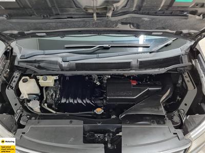 2014 Nissan Serena - Thumbnail