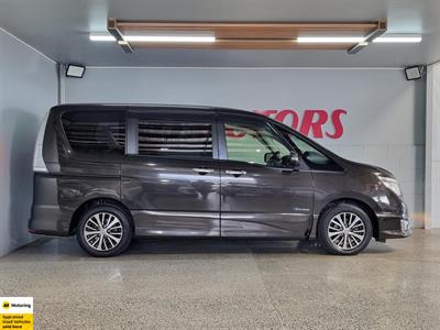 2014 Nissan Serena - Thumbnail