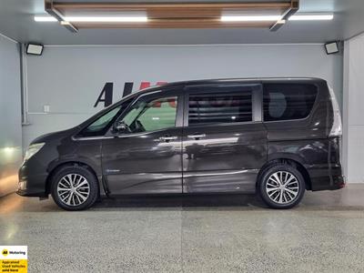 2014 Nissan Serena - Thumbnail