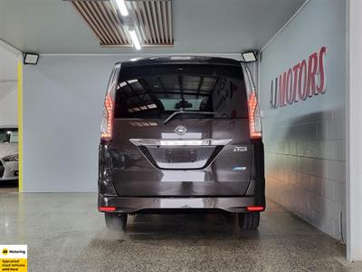 2014 Nissan Serena - Thumbnail