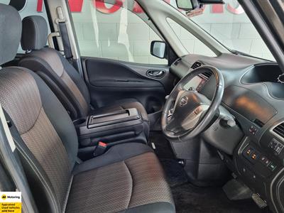 2014 Nissan Serena - Thumbnail