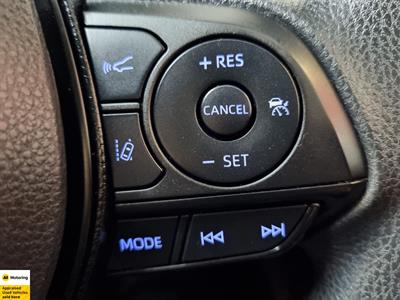 2020 Toyota RAV4 - Thumbnail