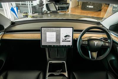 2021 Tesla Model 3 - Thumbnail