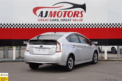 2012 Toyota Prius - Thumbnail