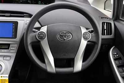 2012 Toyota Prius - Thumbnail