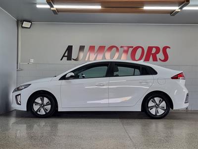 2022 Hyundai IONIQ - Thumbnail