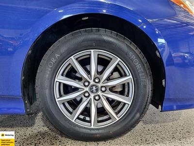 2016 Toyota Prius - Thumbnail