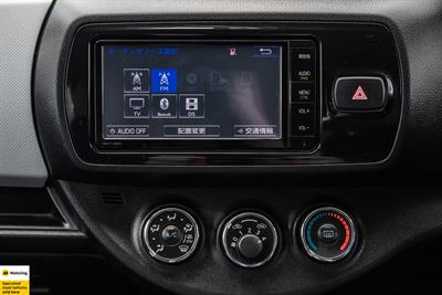 2015 Toyota Vitz - Thumbnail