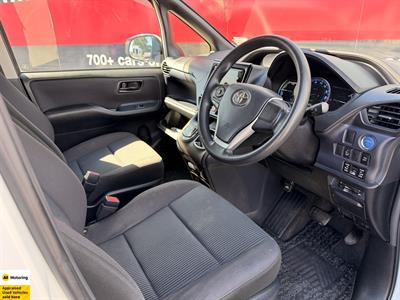 2015 Toyota Noah - Thumbnail