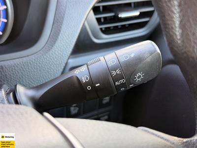 2015 Toyota Noah - Thumbnail