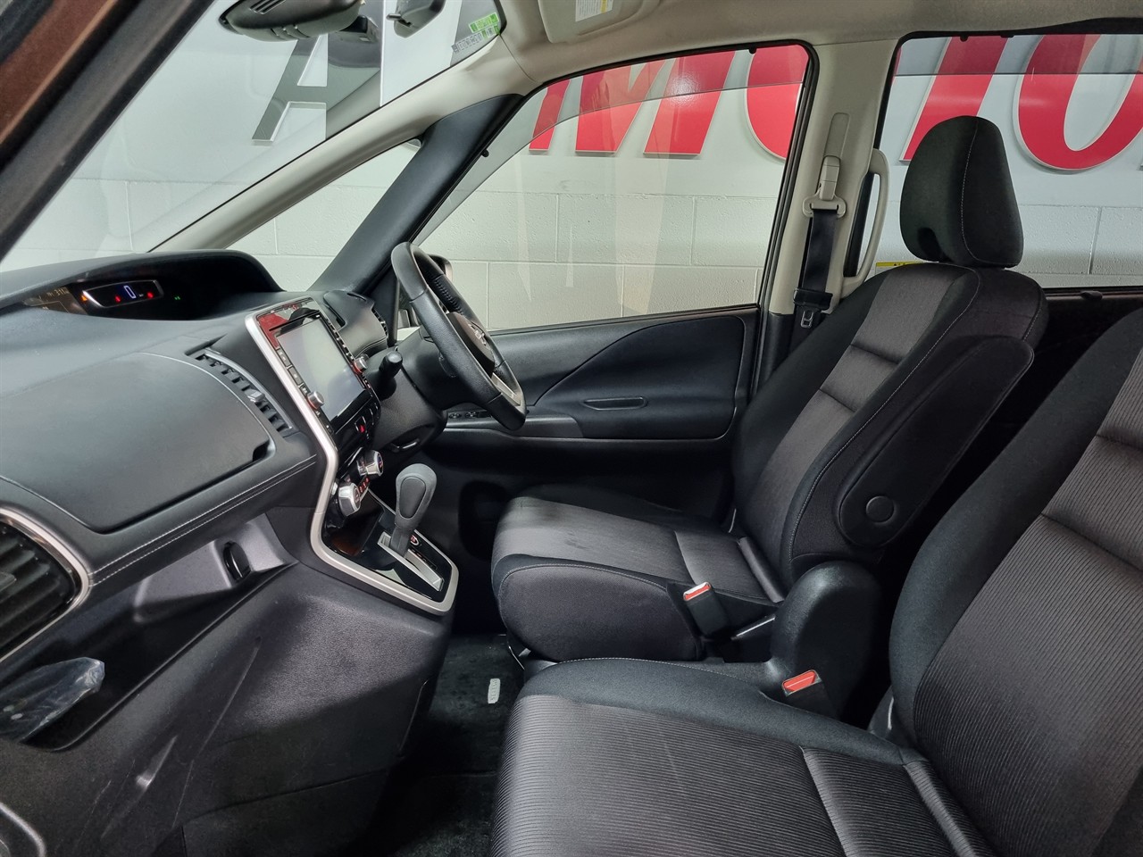 2017 Nissan Serena