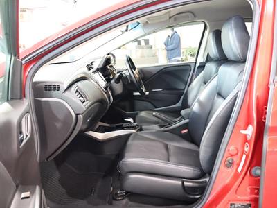 2016 Honda Grace - Thumbnail