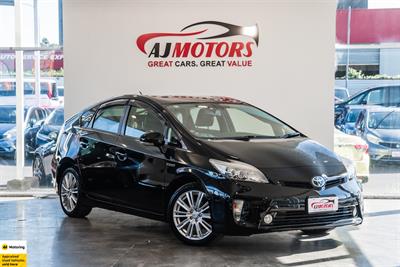 2014 Toyota Prius - Thumbnail