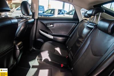 2014 Toyota Prius - Thumbnail