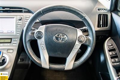 2014 Toyota Prius - Thumbnail