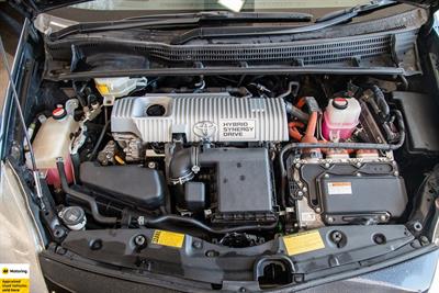 2014 Toyota Prius - Thumbnail