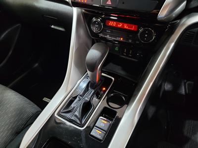 2021 Mitsubishi Eclipse Cross - Thumbnail