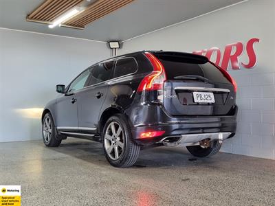 2015 Volvo XC60 - Thumbnail