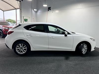 2016 Mazda Axela - Thumbnail