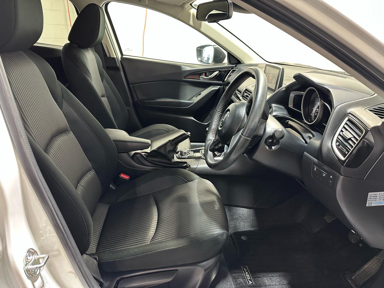 2016 Mazda Axela