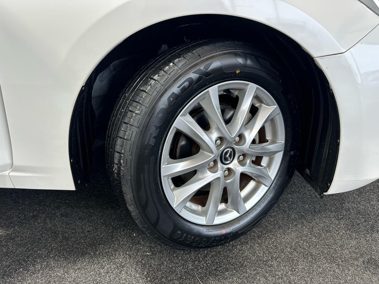 2016 Mazda Axela