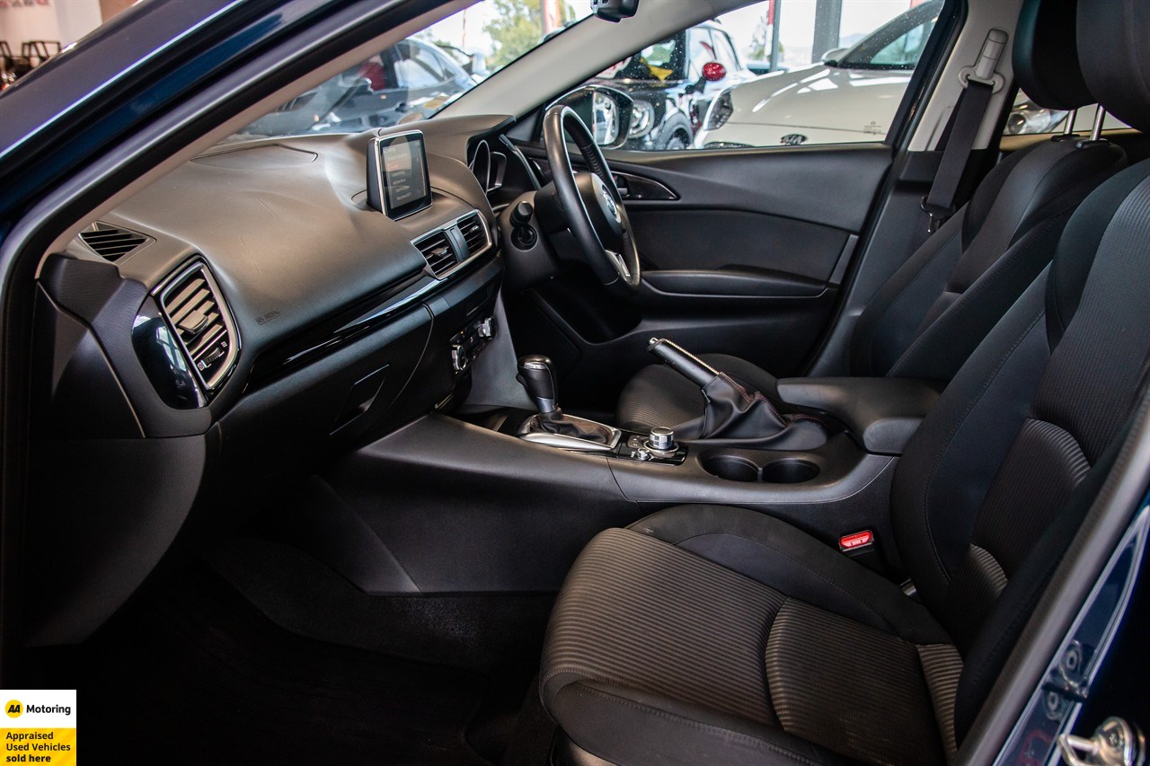 2014 Mazda Axela