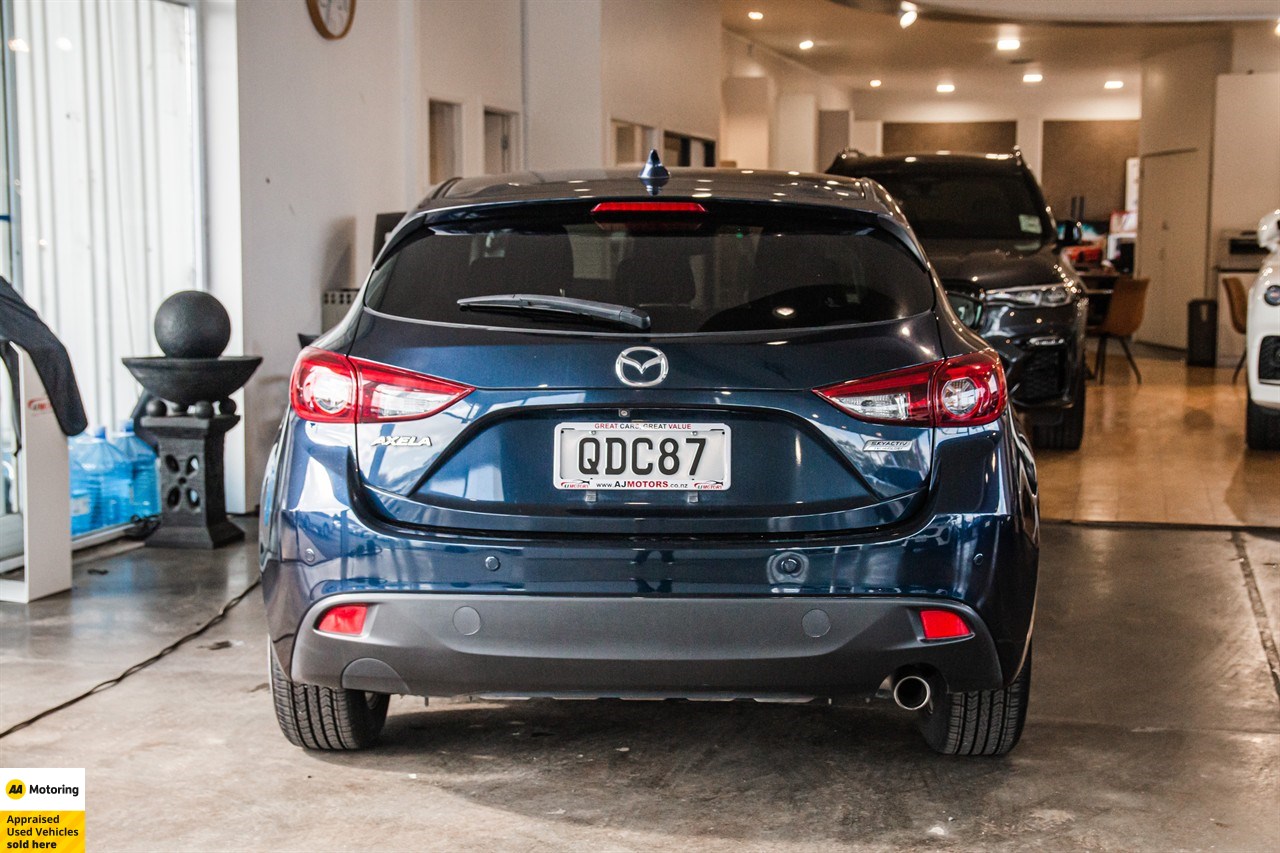2014 Mazda Axela