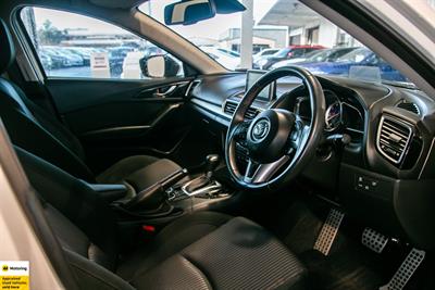 2015 Mazda Axela - Thumbnail