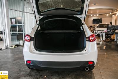 2015 Mazda Axela - Thumbnail