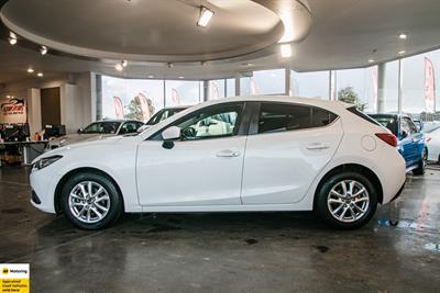2015 Mazda Axela - Thumbnail
