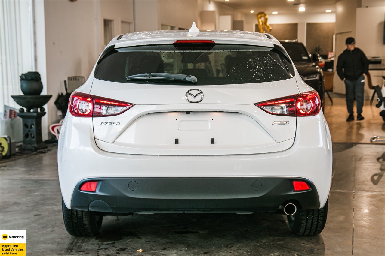 2015 Mazda Axela