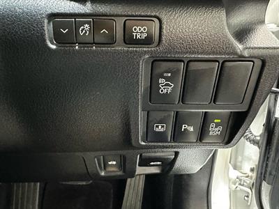 2013 Lexus IS300h - Thumbnail