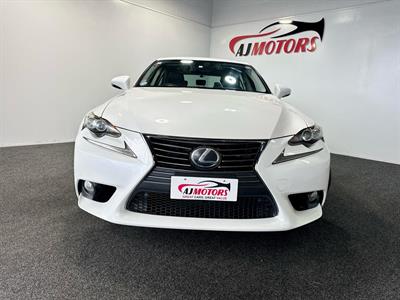2013 Lexus IS300h - Thumbnail