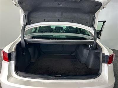 2013 Lexus IS300h - Thumbnail