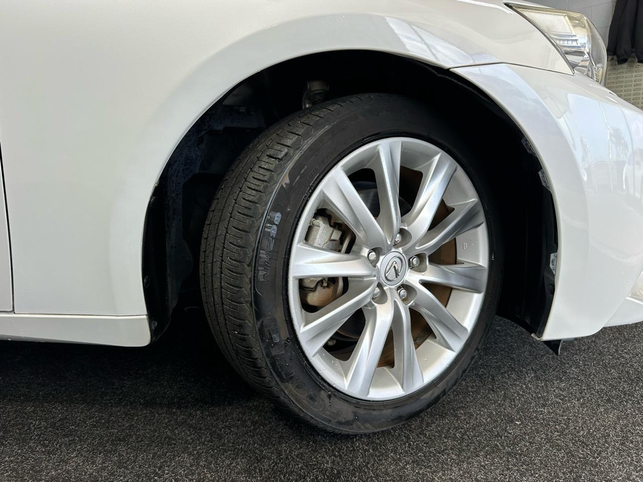 2013 Lexus IS300h
